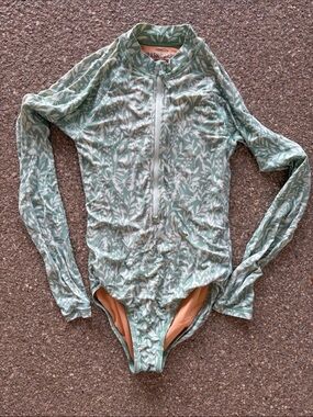 Crewcuts Long-Sleeve Rashguard Swimsuit in Mint Green Leaf Print